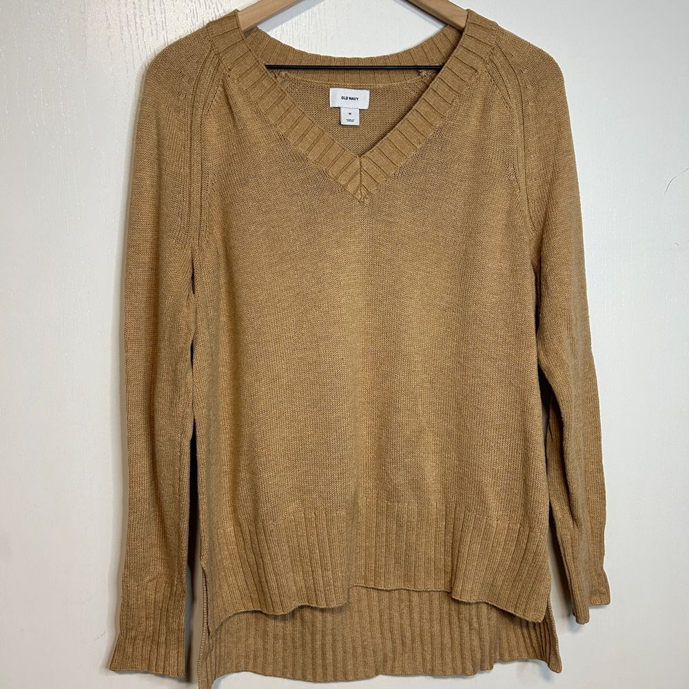Old Navy Camel V-Neck Sweater Cozy Knit Pullover Ribbed Hem Women's Medium A80